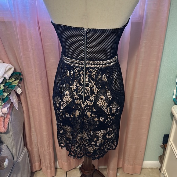 Express black lace dress - Picture 3 of 4